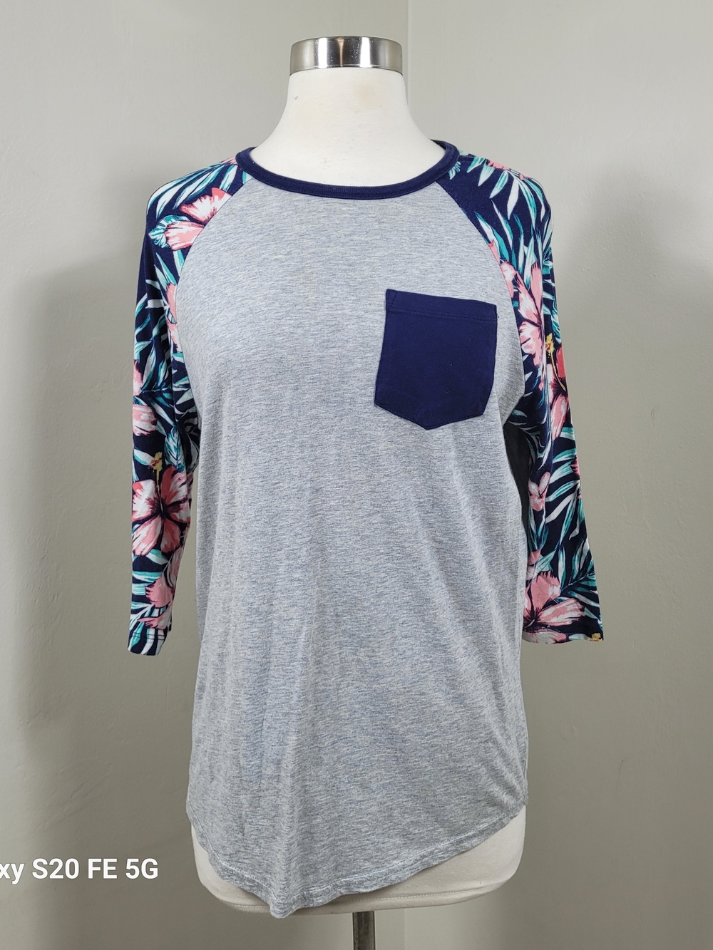 Aeropostale Men's Floral 3/4 Sleeve Cotton Baseball T-Shirt Size Small
